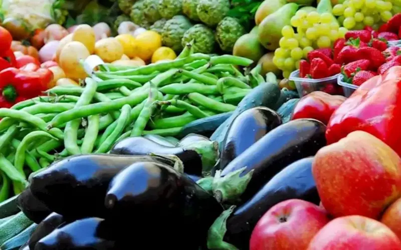 أسعار الخضروات والفاكهة في سوق العبور اليوم الأحد.. صعود البطاطس